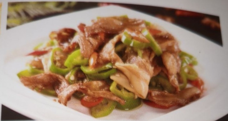 42. "Нун цзя сяо чао жоу" (жареная свинина с луком и перцем)