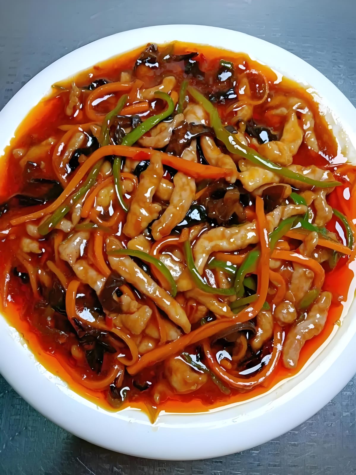 33. "Мусу жоу" (Китайское блюдо с мясом, яйцами и овощами)